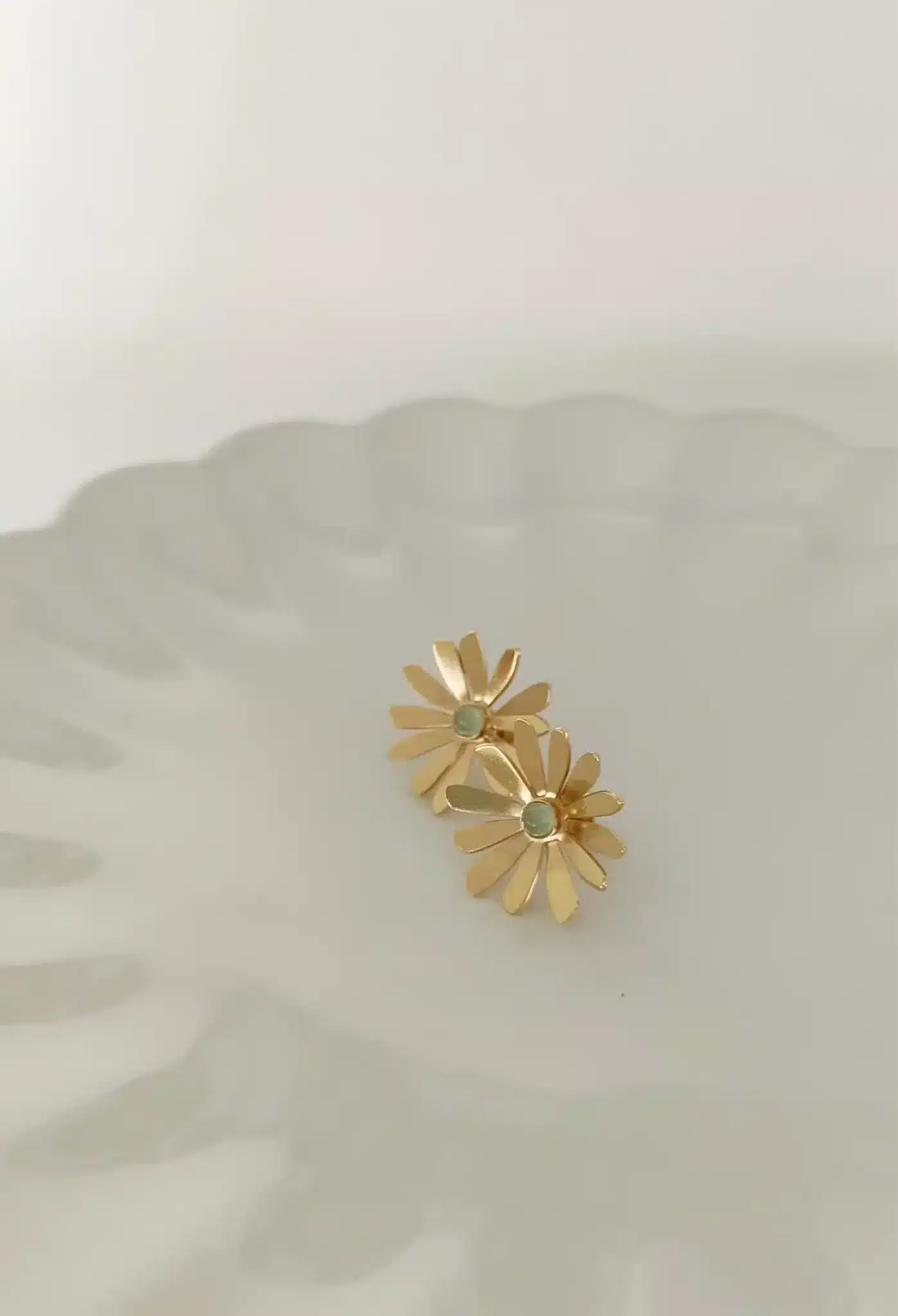 Boucles d'oreilles fleurs dorées
