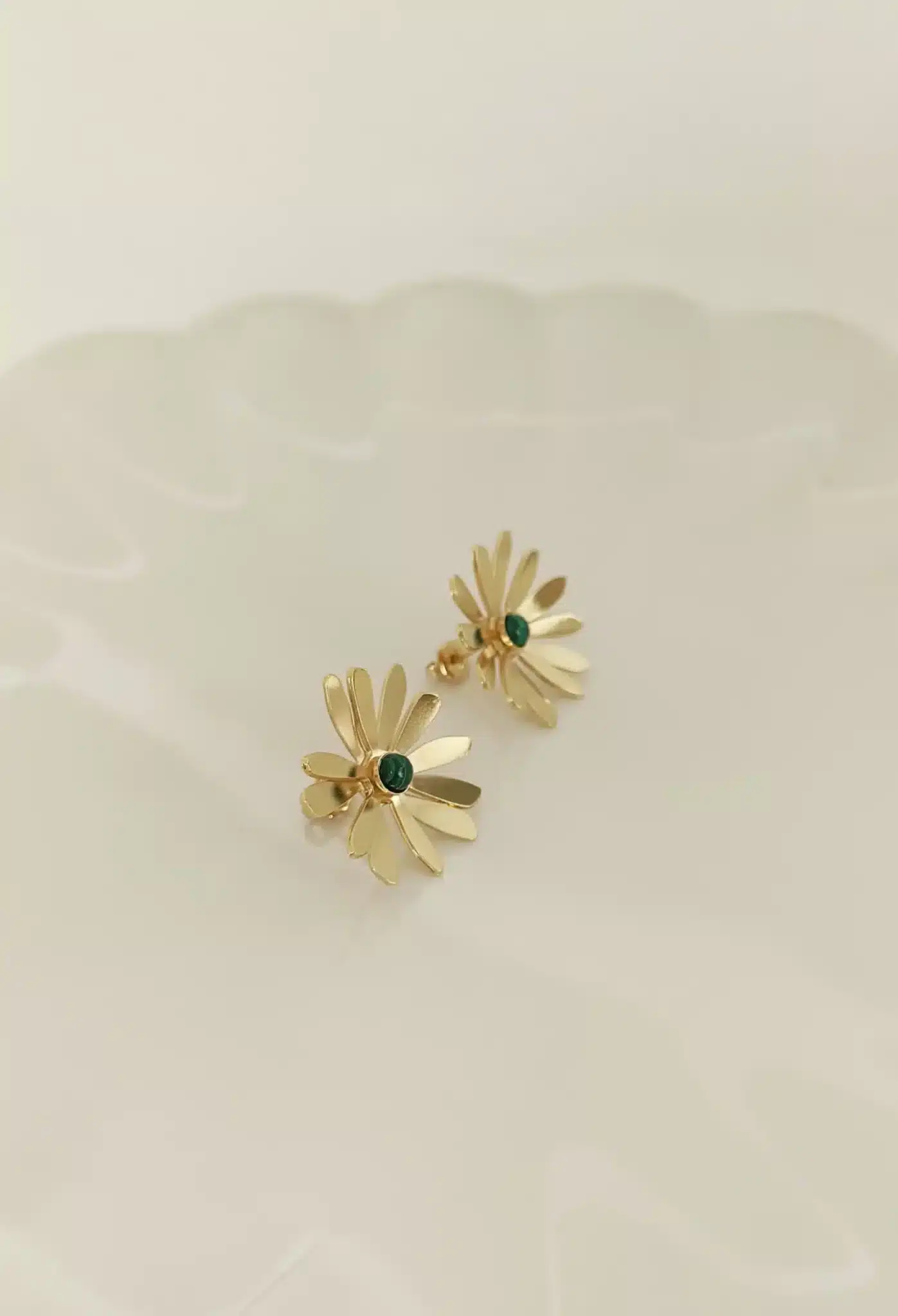 Boucles d’oreilles Colette - Marie Duvert (plusieurs coloris) – Image 6