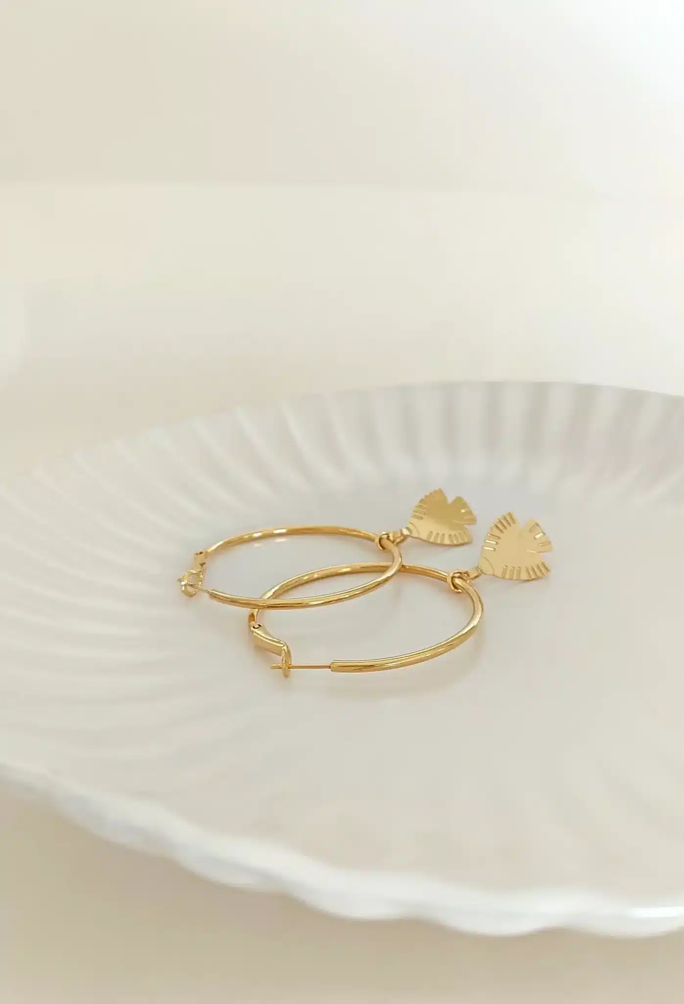 Boucles d’oreilles grandes créoles Macao - Marie Duvert – Image 2