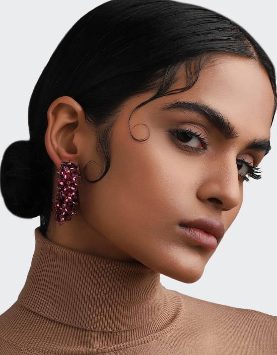 Boucles d'oreilles Créoles Flower small - Olivia Dar (plusieurs coloris) – Image 5