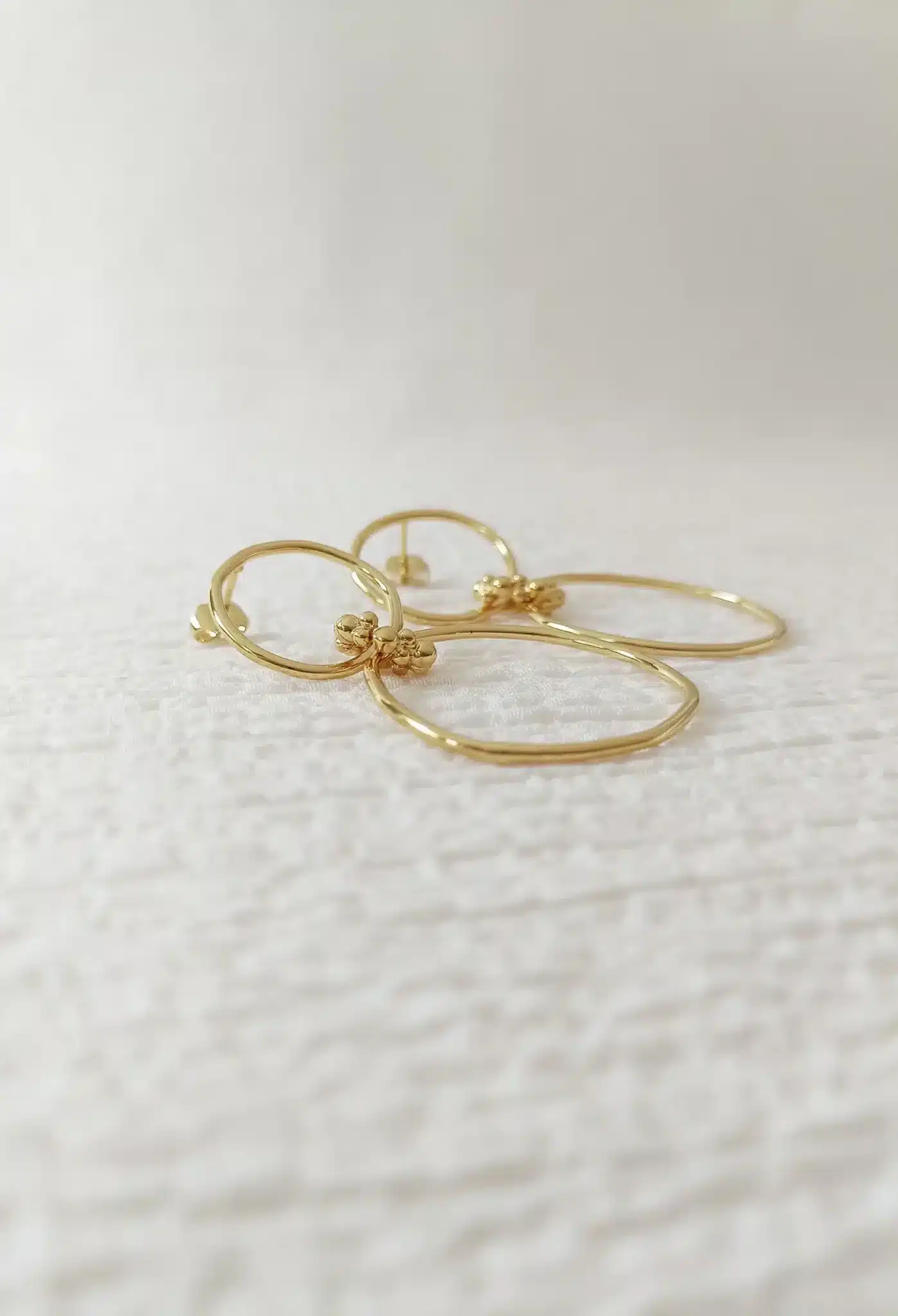 Boucles d’oreilles Odelle dorées - Marie Duvert – Image 2