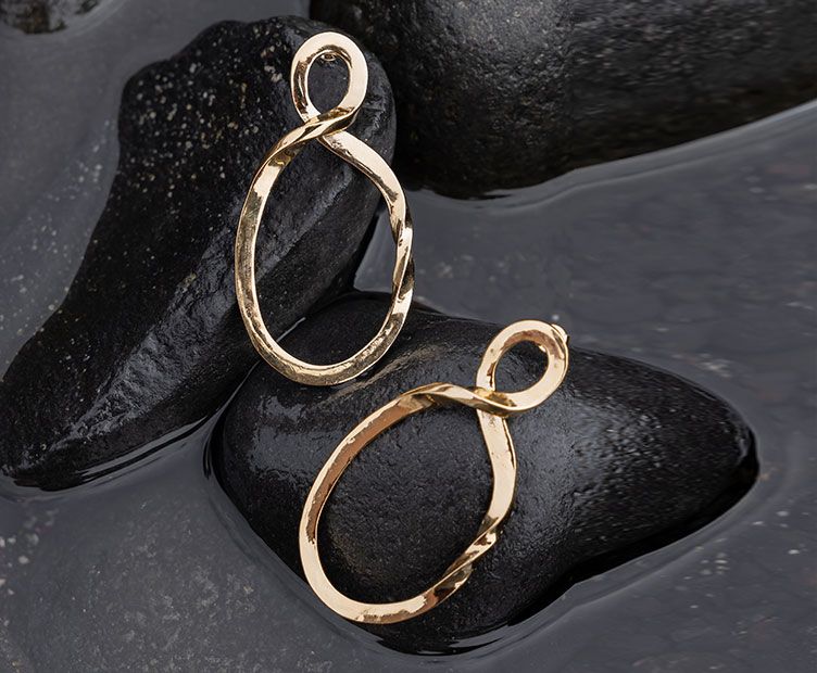 Boucles d'oreilles pendantes dorées - Chic Alors Paris