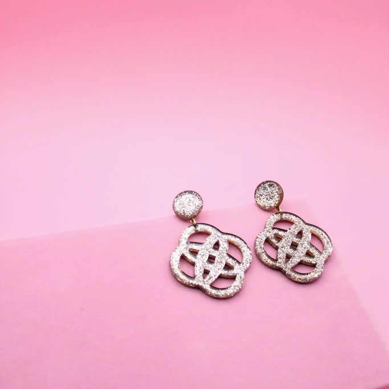 Boucles d'oreilles Chiara - Champagne pailleté - Odette – Image 2